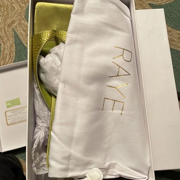 NWT 178.00 Raye From Revolve Van Heel in Green Size 9 1/2 Just sold out. - Picture 5 of 11